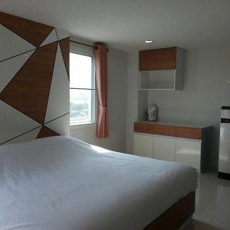 Aparthotel The Seasons Pathum Thani Exterior foto